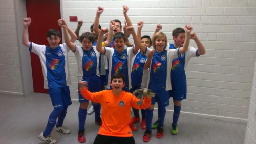 E1 gewinnt ungeschlagen die Hallenzwischenrunde